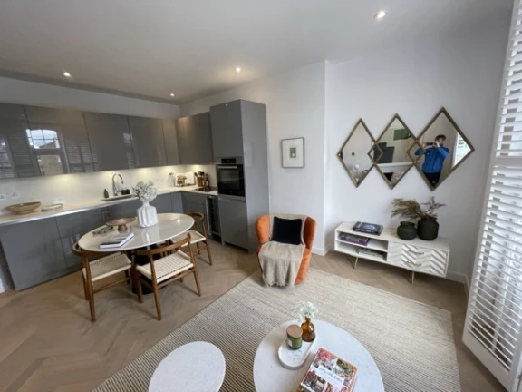 01JDN12PHPM6183VPW2764P6PJ Medium