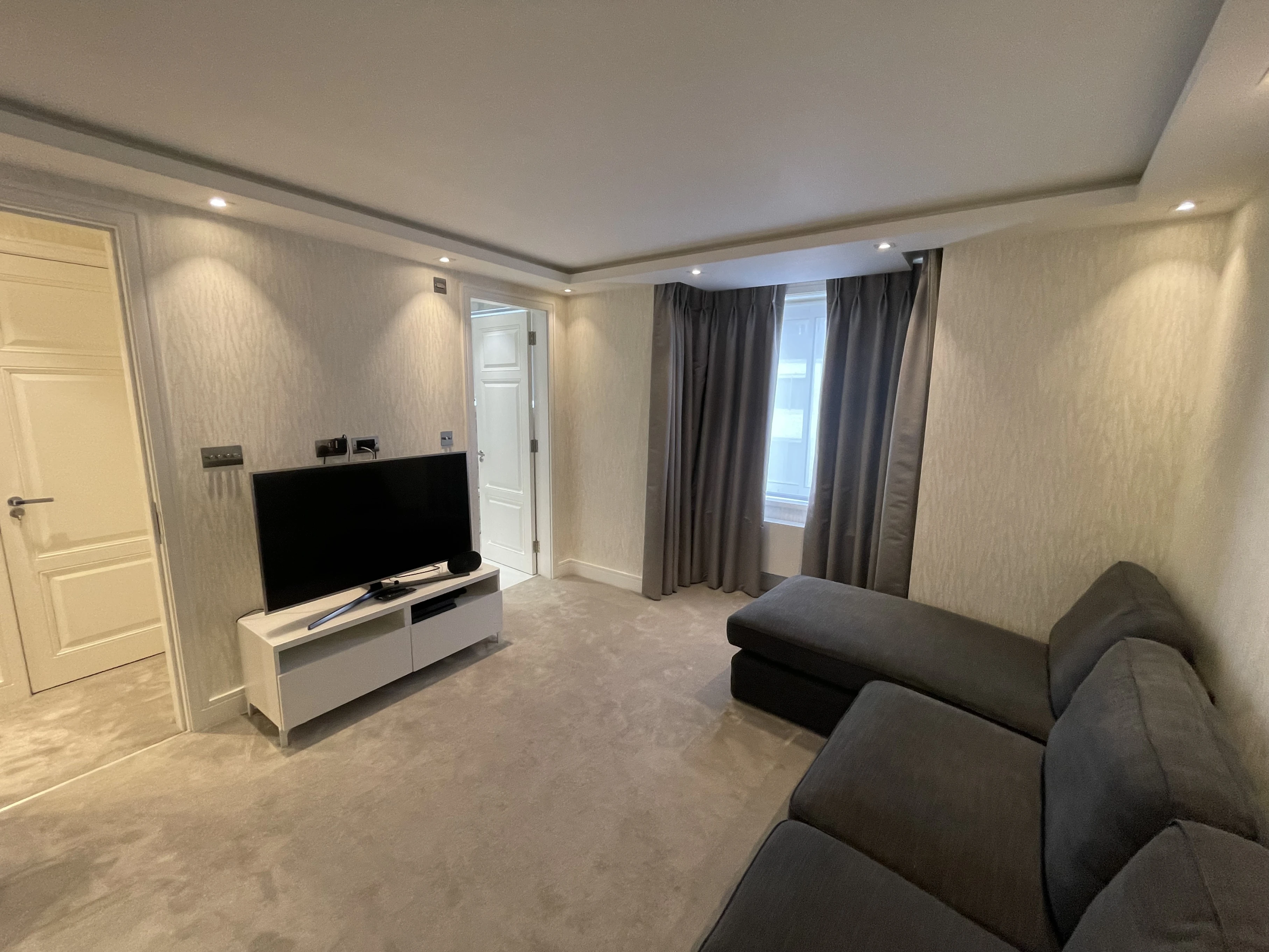 01JDXG4E2B6VTADV9R8WZG82YR